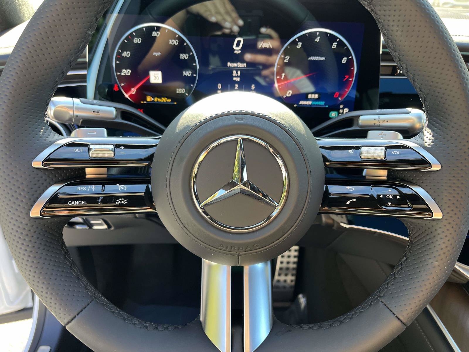 New 2027 MANUFAKTUR Moonlight White Metallic Mercedes-Benz S 580 4MATIC® Sedan image 20