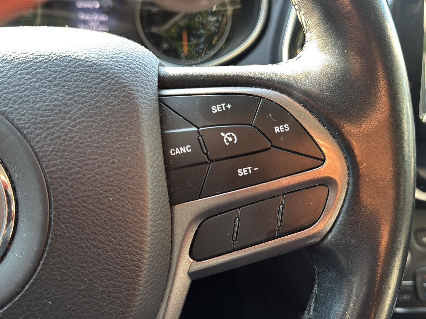 Used 2019 Billet Silver Metallic Clearcoat Jeep Limited image 14