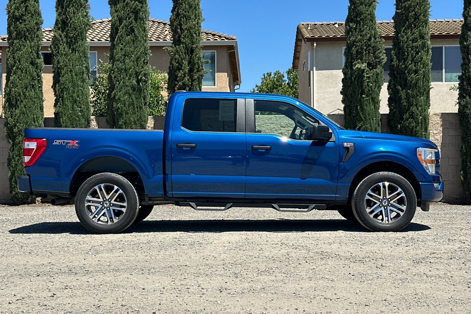 Used 2022 Blue Ford  image 3