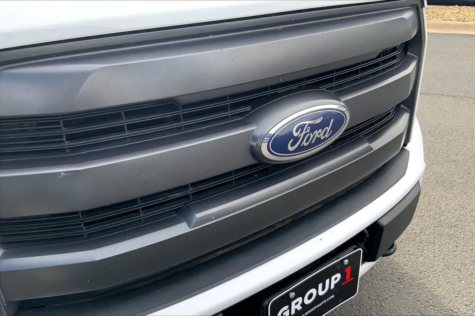 Used 2017 Oxford White Ford Lariat image 29