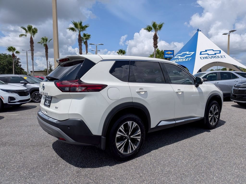 Used 2021 White Nissan SV image 3