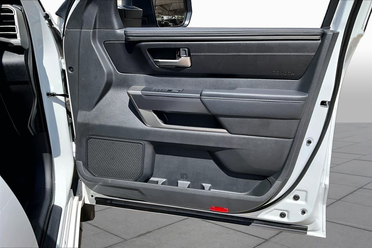 Used 2025 Ice Cap Toyota SR5 image 24