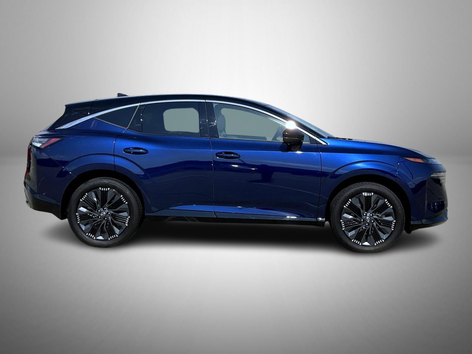Used 2025 Blue Nissan Platinum image 4
