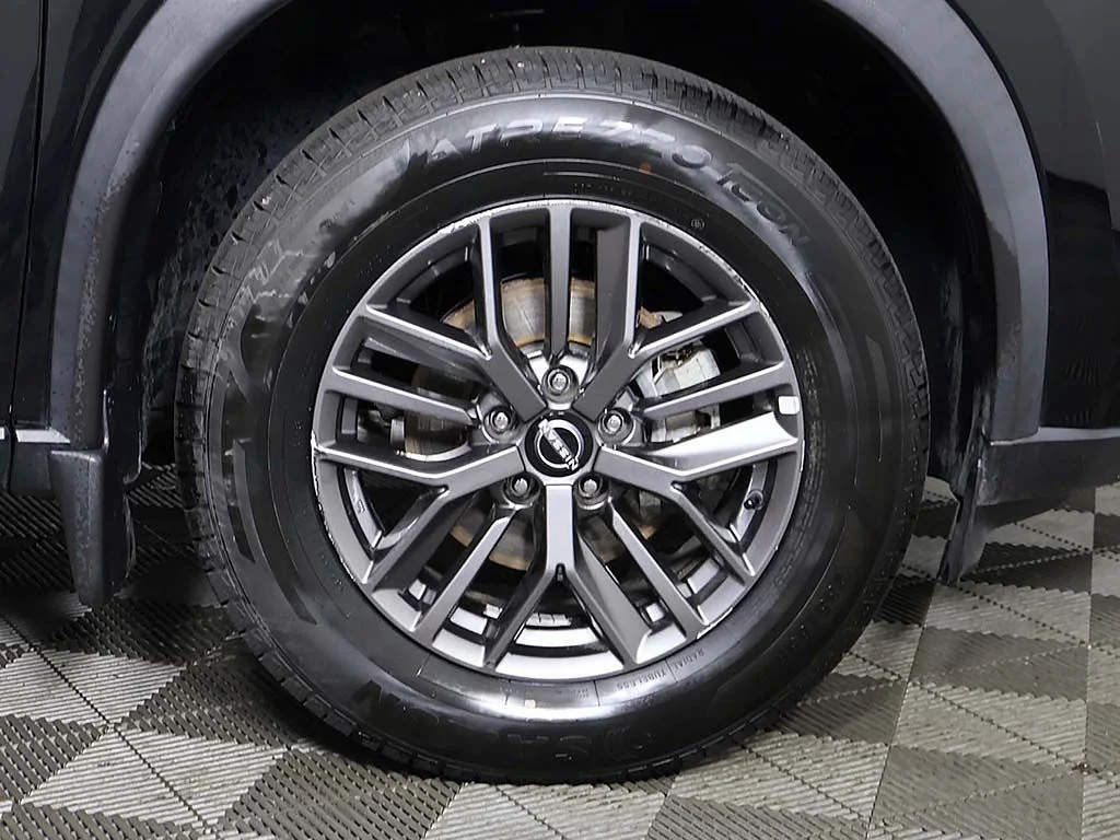 Used 2023 Super Black Nissan S image 18