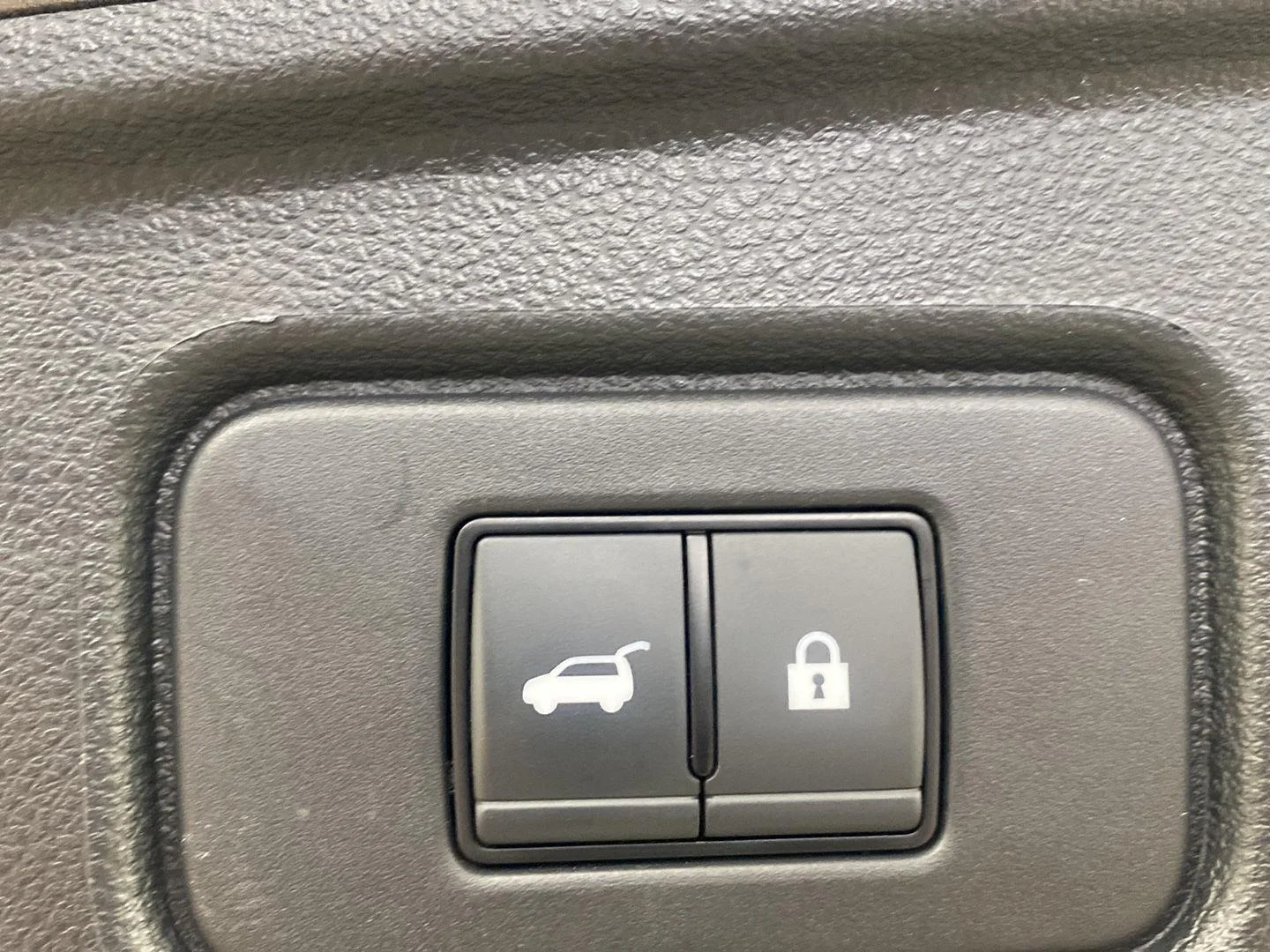 Used 2023 Gun Metallic Nissan SL 4WD image 23