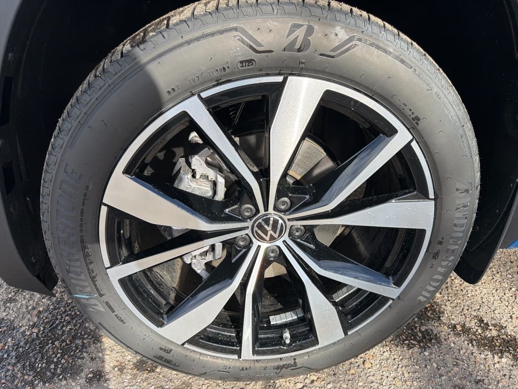 2026 Volkswagen Atlas Cross Sport SEL Premium R-LINE - Photo 23