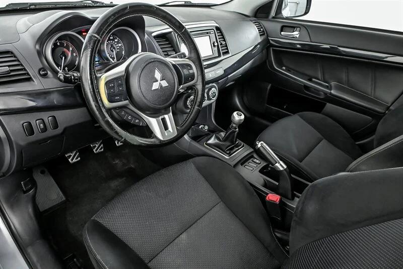 Used 2015 Apex Silver Metallic Mitsubishi GSR-1 OWNER-CLEAN CARFAX! image 17