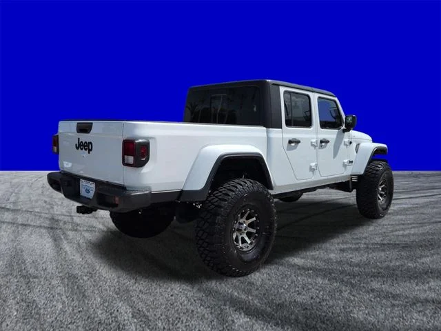 Used 2022 White Jeep Sport image 4