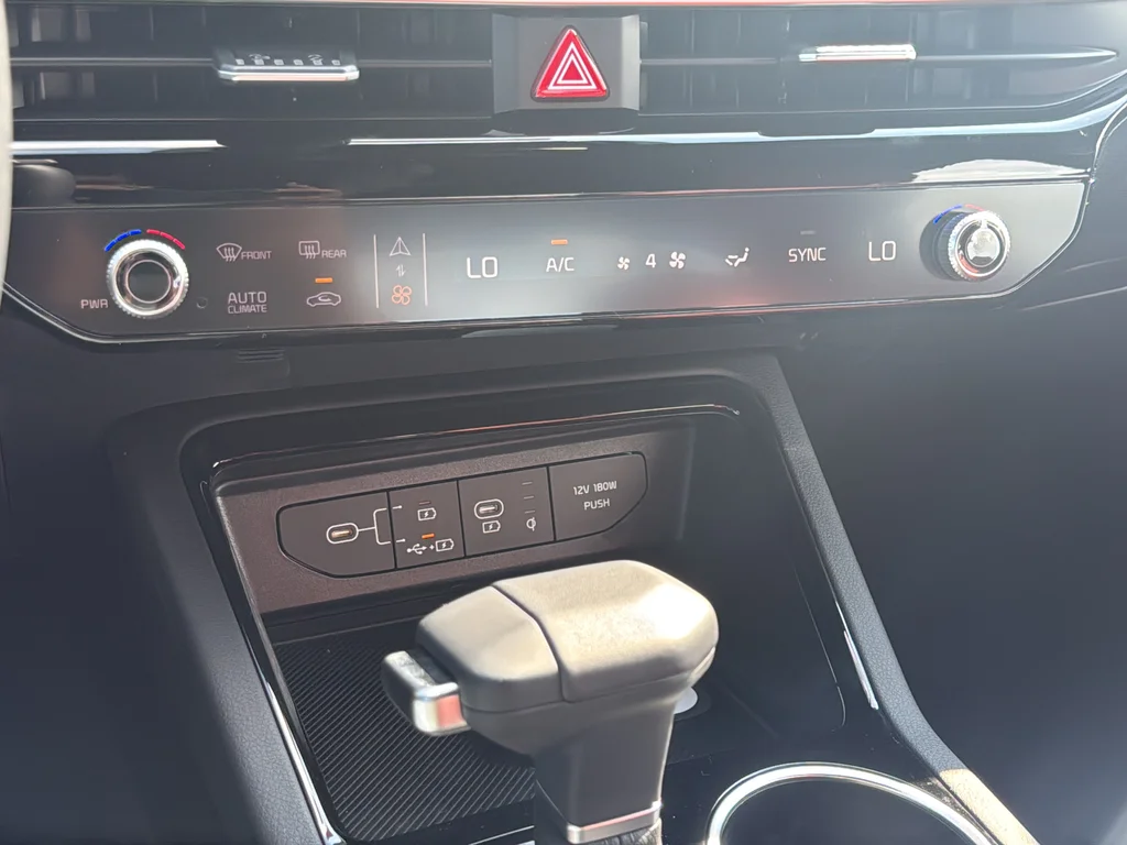 New 2026 Snow White Pearl Kia GT-Line image 21