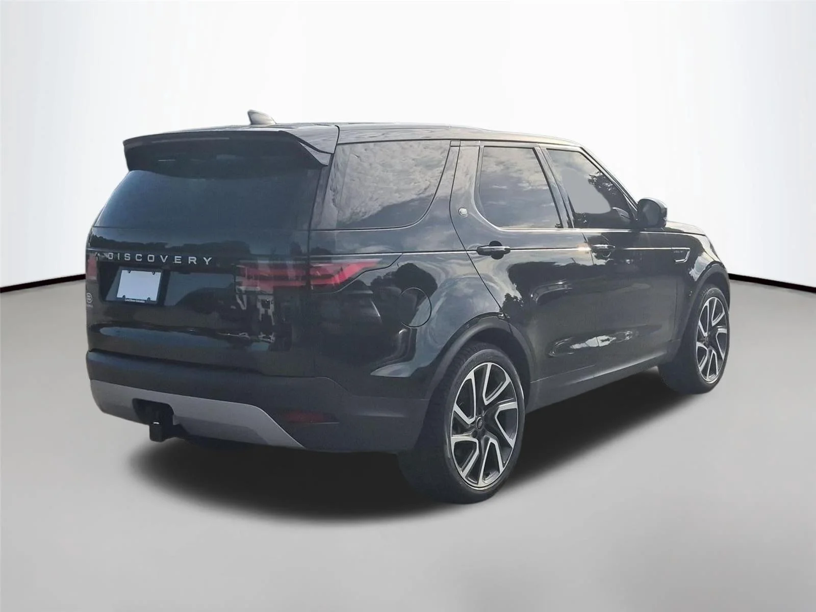 Used 2024 Santorini Black Metallic Land Rover S image 5