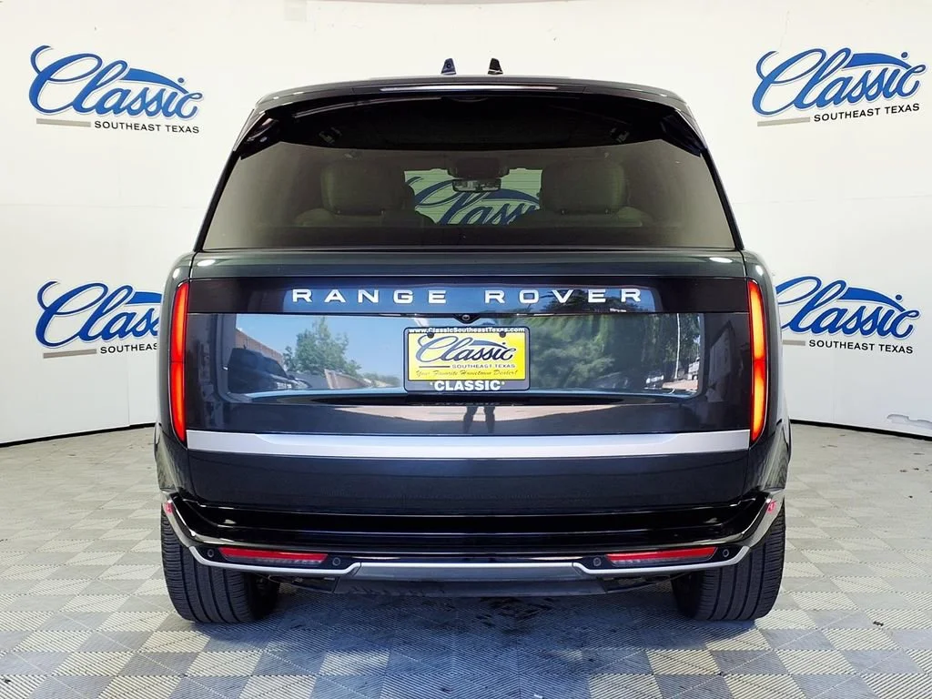 Used 2024 Green Land Rover Autobiography image 4