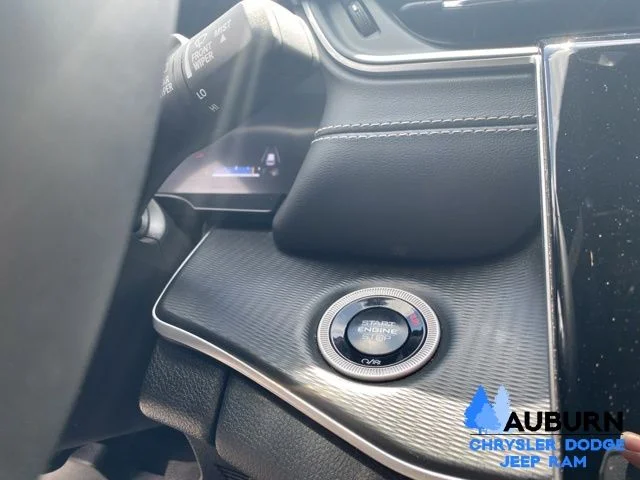 Used 2025 White Jeep Altitude image 42