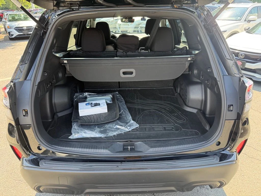 Used 2025 Crystal Black Silica Subaru Premium image 25