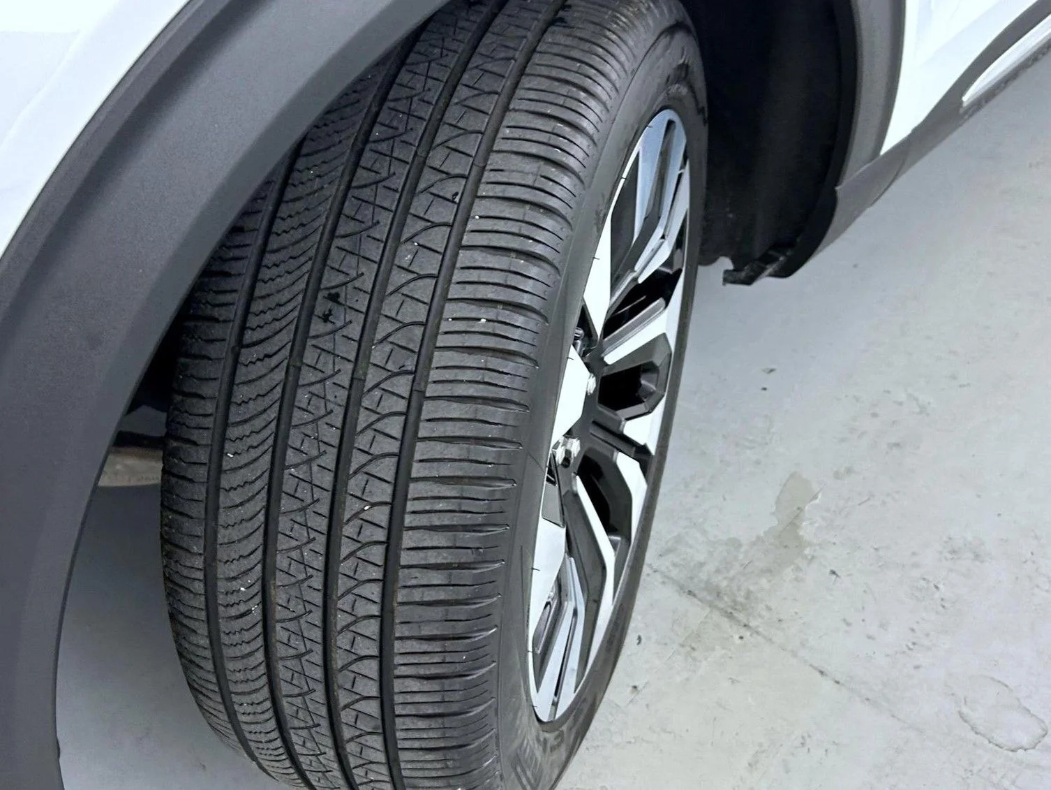 Used 2025 White Ford Platinum image 26
