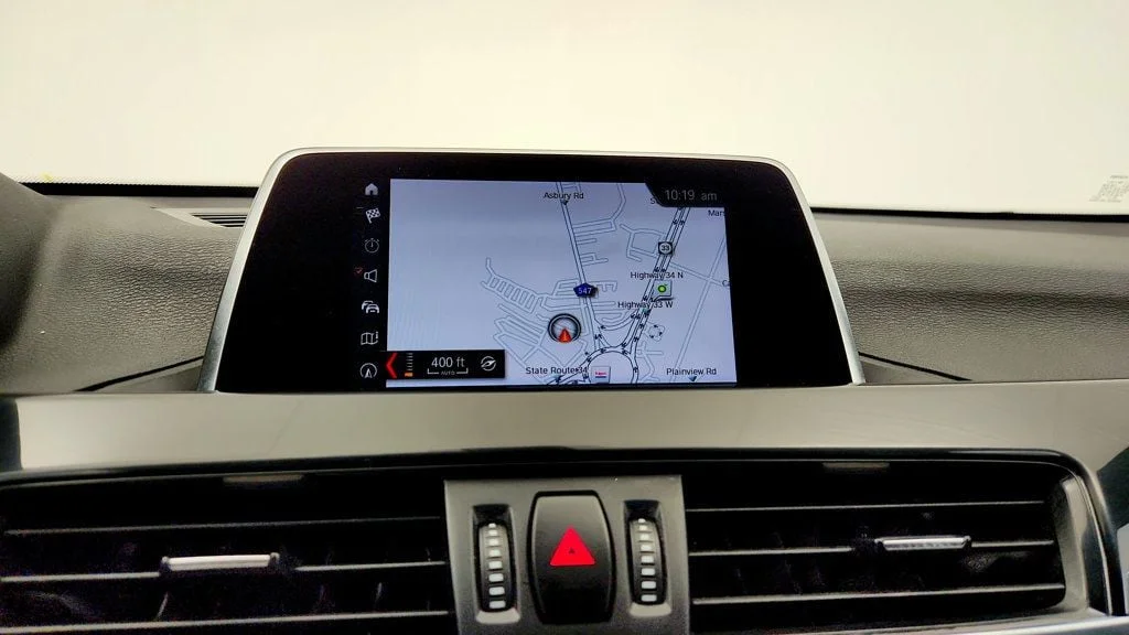 Used 2018 Alpine White BMW xDrive28i Sports Activity Vehicle image 19