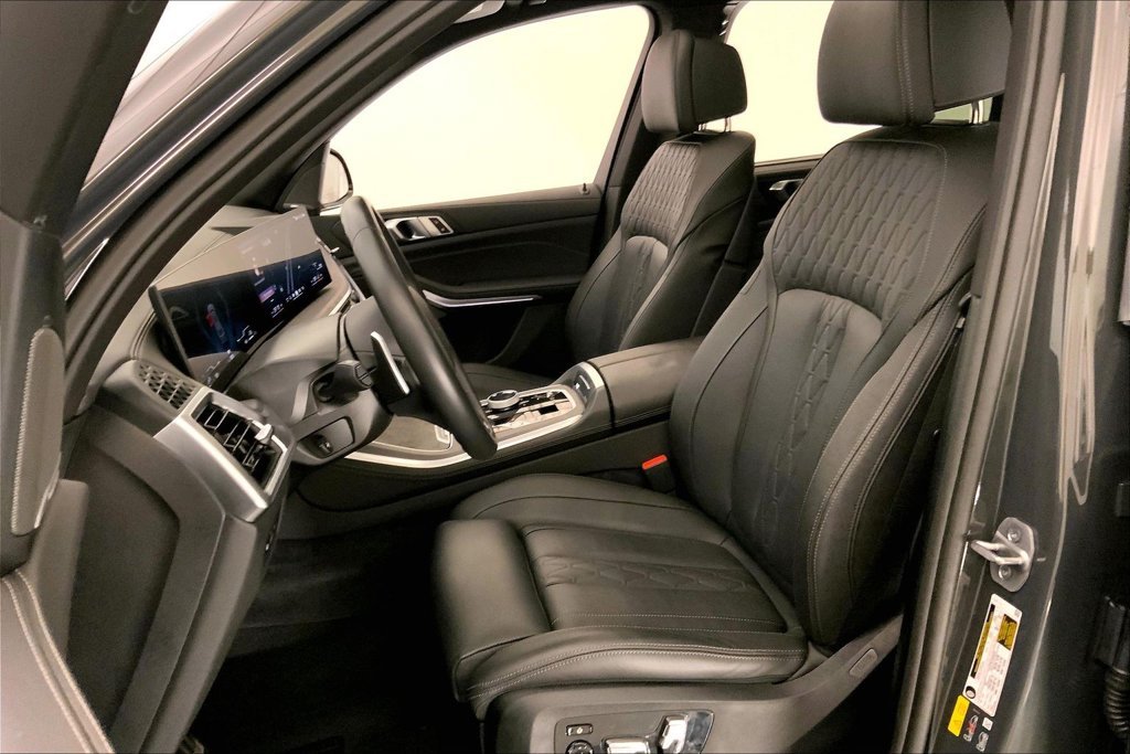 Certified Used 2026 Dravit Grey Metallic BMW  image 13