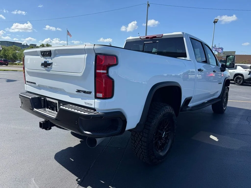 New 2026 Summit White Chevrolet ZR2 image 8