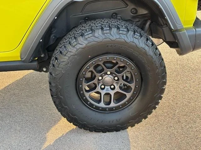 Used 2022 High Velocity Clearcoat Jeep  image 9