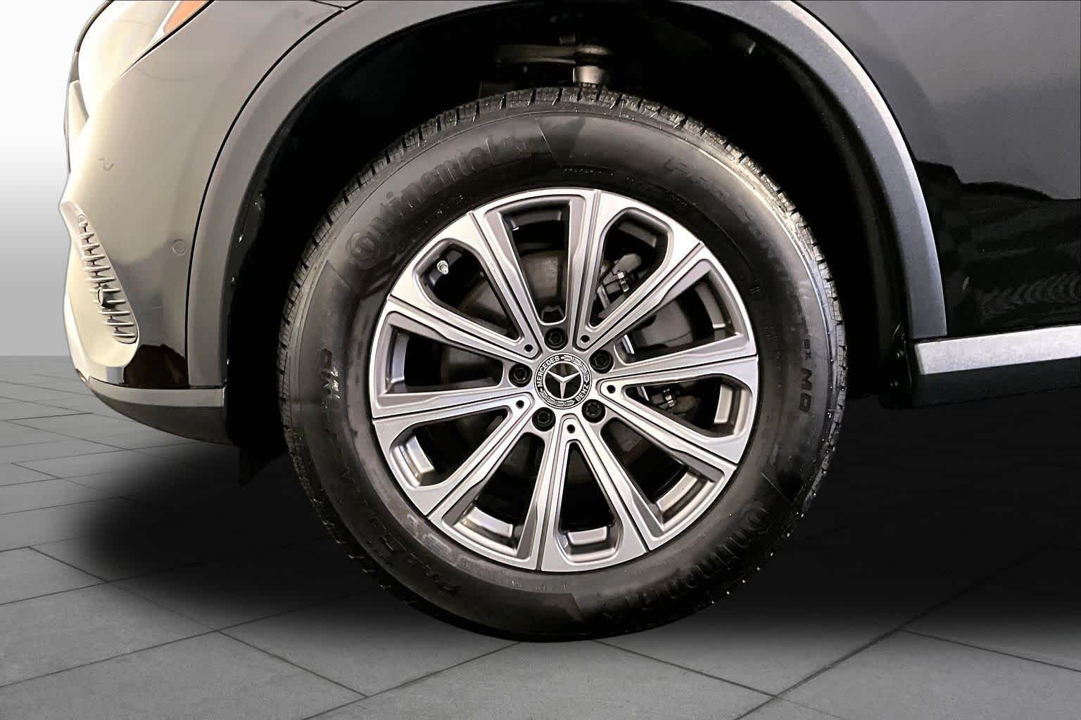 Used 2023 Black Mercedes-Benz GLC 300 image 11