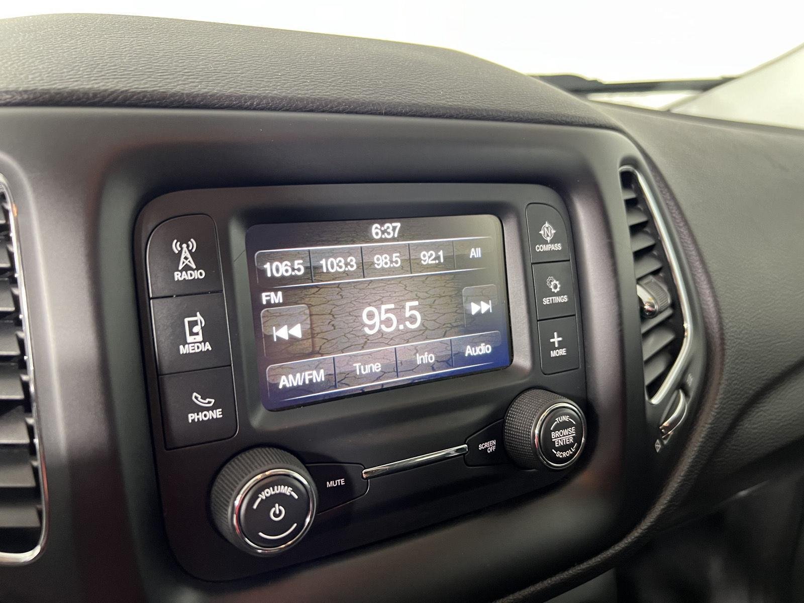 Used 2018 White Clearcoat Jeep Latitude image 22