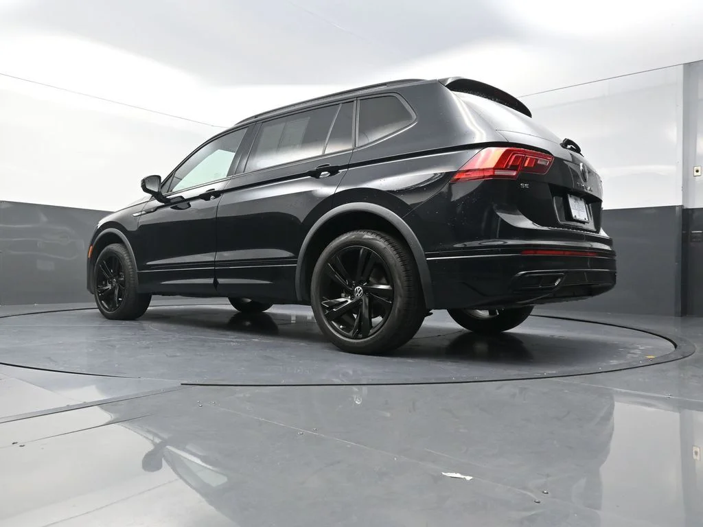 Used 2024 Black Volkswagen 2.0T SE R-Line Black image 25