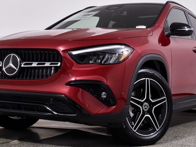 New 2026 MANUFAKTUR Patagonia Red Metallic Mercedes-Benz GLA 250 image 47