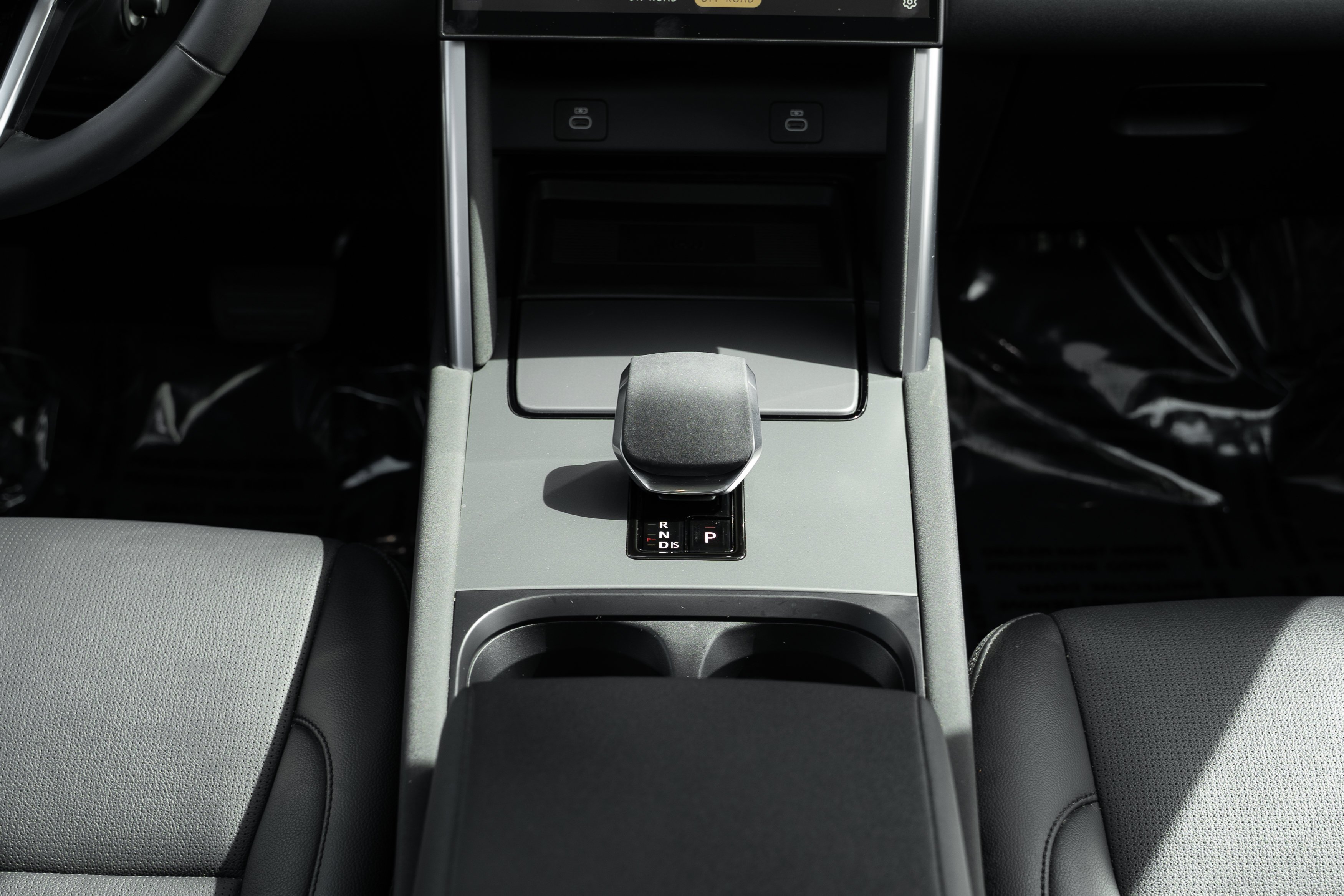 Used 2024 Eiger Gray Metallic Land Rover Core S image 17