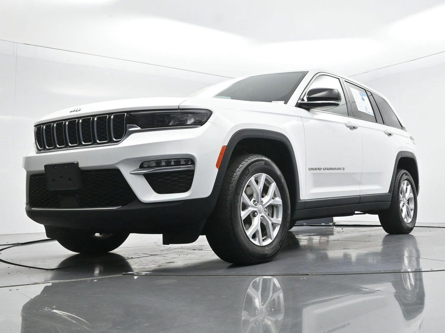 Used 2023 White Jeep Limited image 47