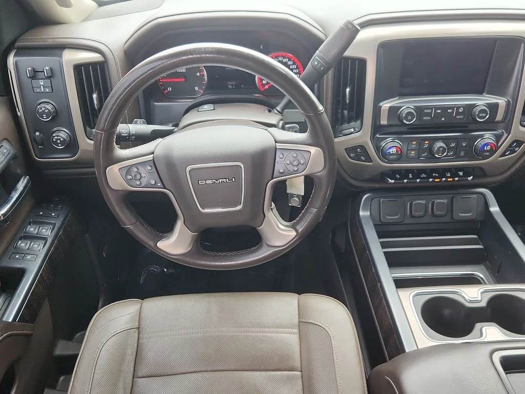 Used 2015 White GMC Denali image 10