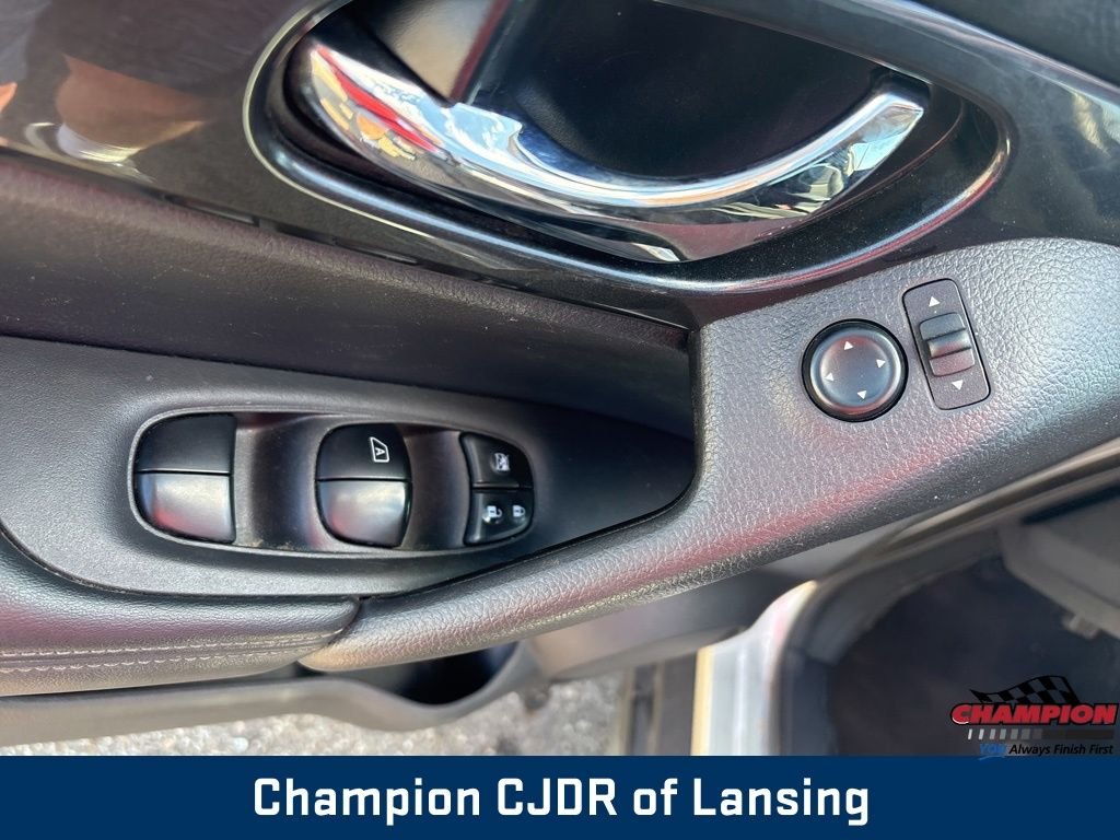 Used 2019 Brilliant Silver Metallic Nissan SV image 15