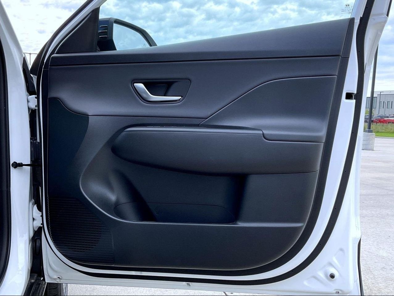 New 2026 White Hyundai SEL Premium image 17