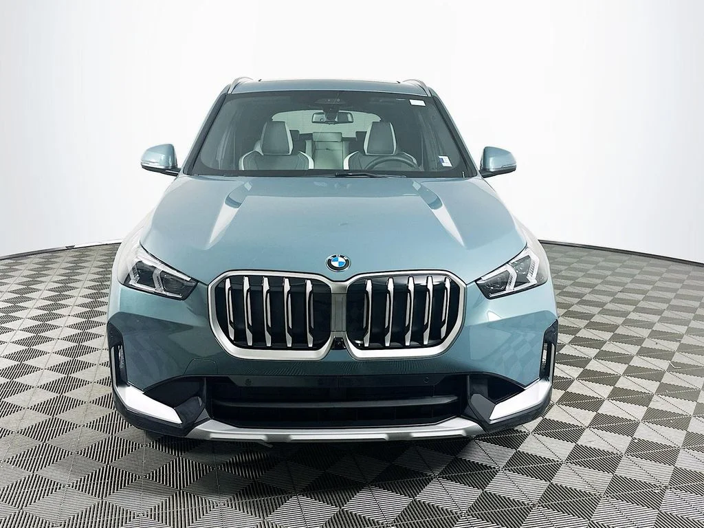 Used 2026 Green Metallic BMW xDrive28i image 2