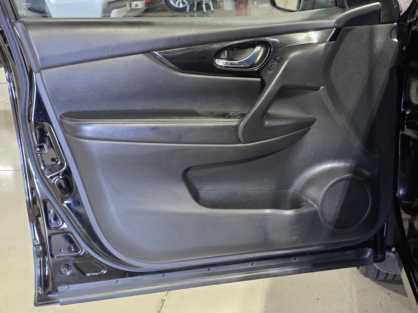 Used 2018  Nissan SV image 20