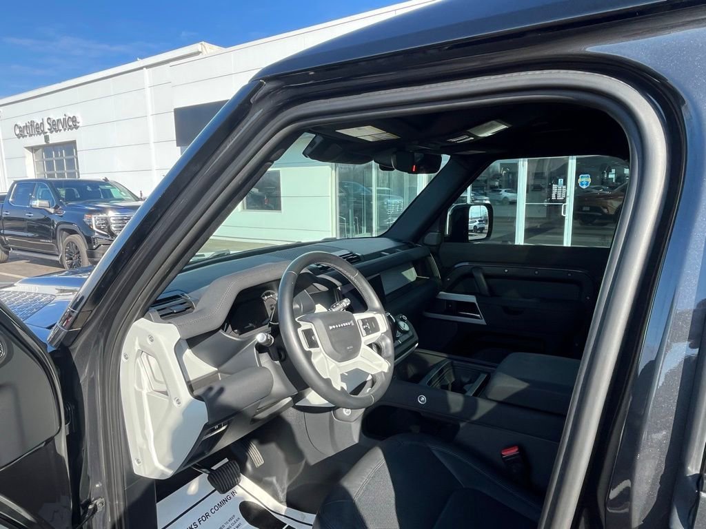 2023 Land Rover Defender SE - Photo 17