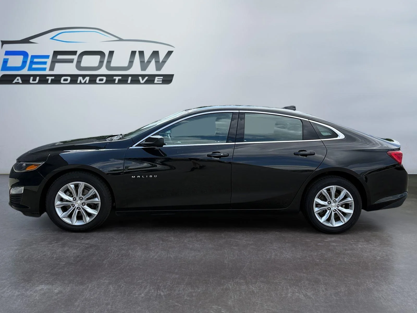 Used 2023 Mosaic Black Metallic Chevrolet LT image 6