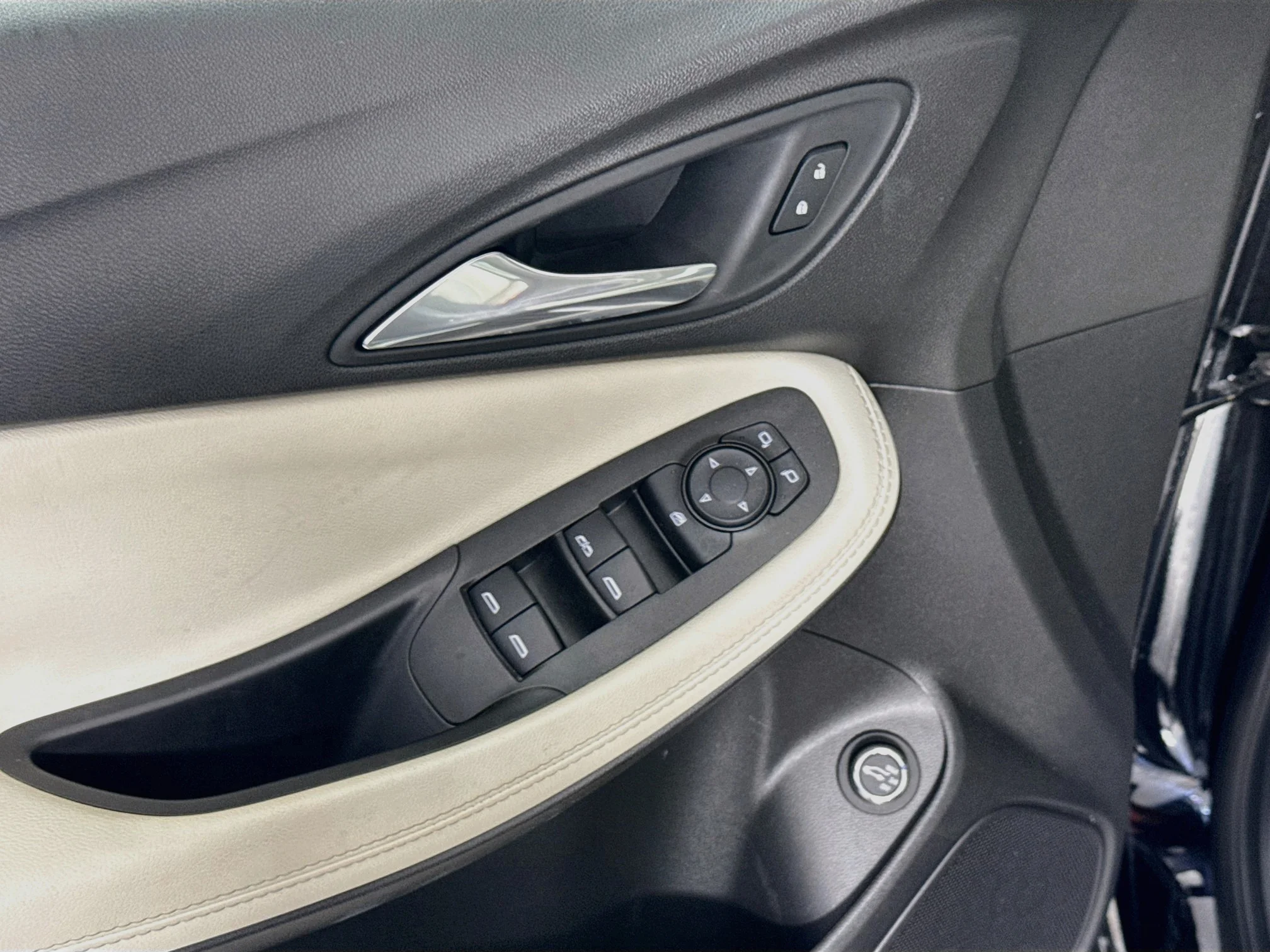 Used 2021 Ebony Twilight Metallic Buick Select image 17