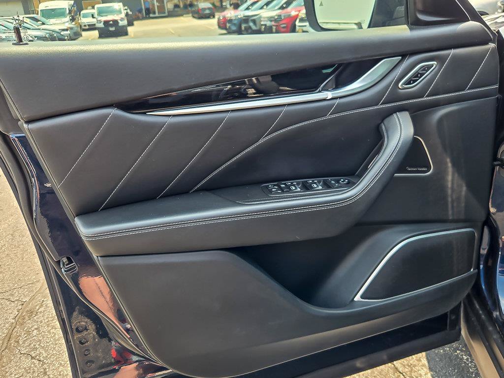 Used 2019 Bianco Maserati S GranSport image 28