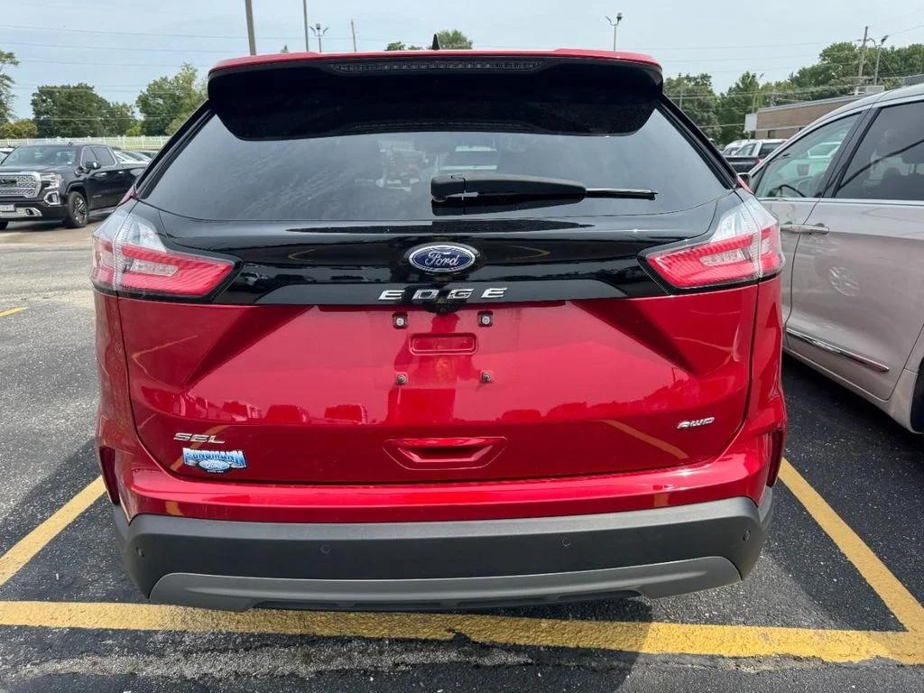 Used 2024 Rapid Red Metallic Tinted Clearcoat Ford SEL image 10