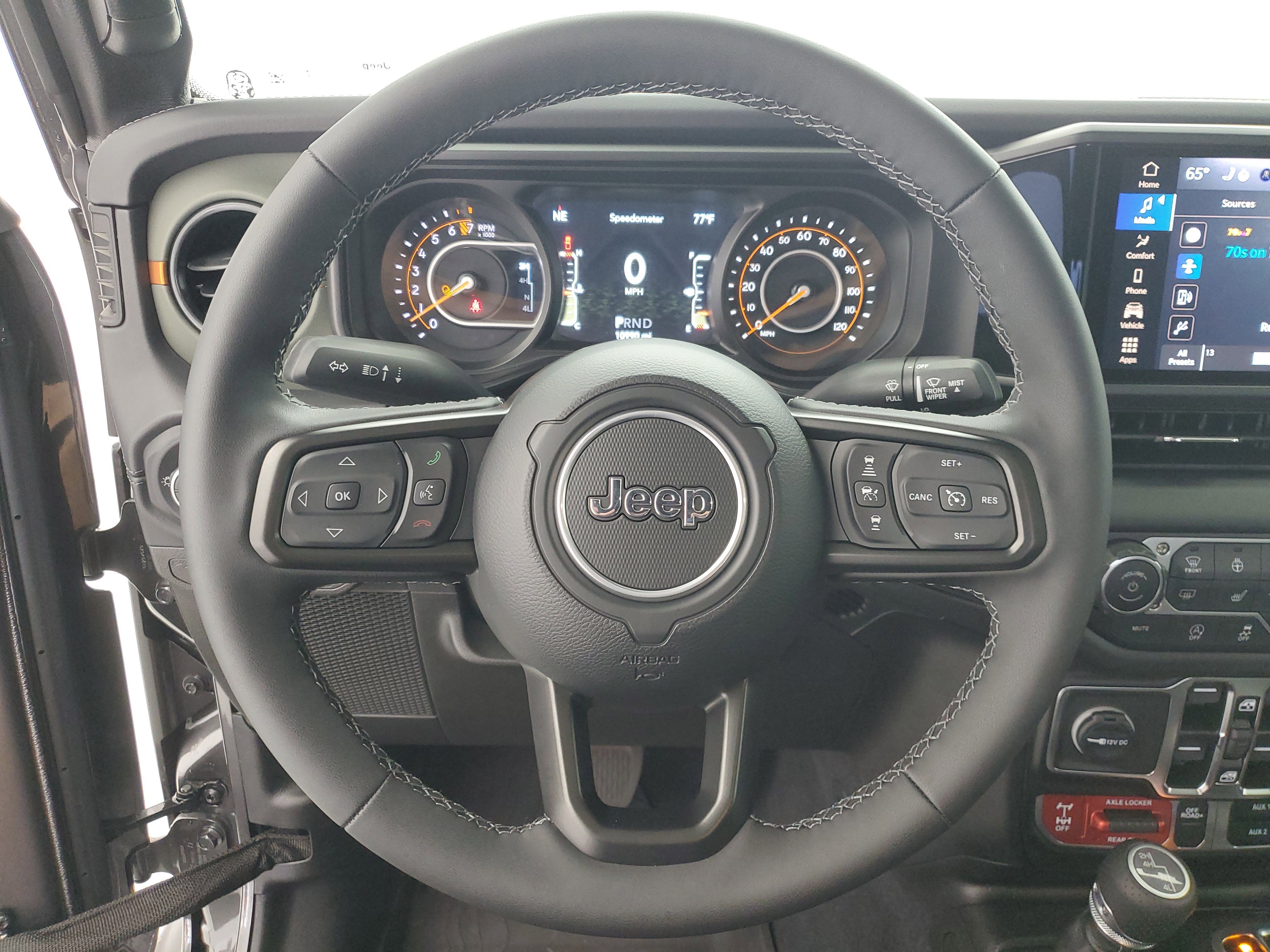 Used 2025 Granite Crystal Metallic Clearcoat Jeep Mojave image 20