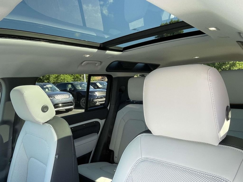 New 2026 Fuji White Land Rover S image 14