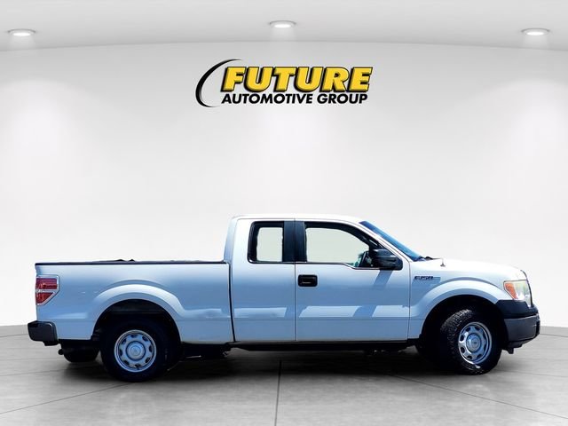 Used 2013 White Ford XL image 3
