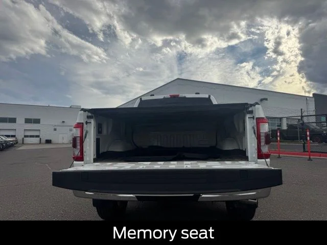 Used 2022 White Ford Lariat image 26