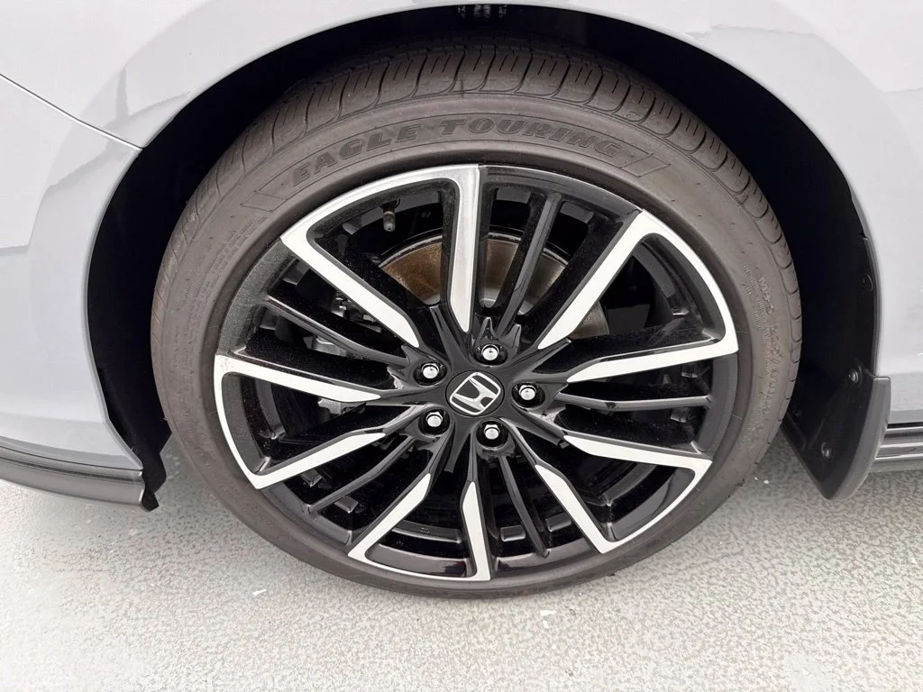 New 2026 Urban Gray Pearl Honda Touring image 4