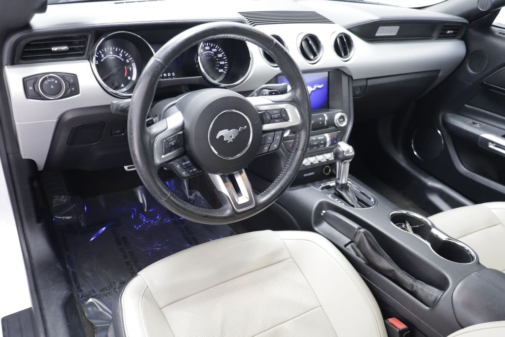 Used 2017 Oxford White Ford GT Premium image 6