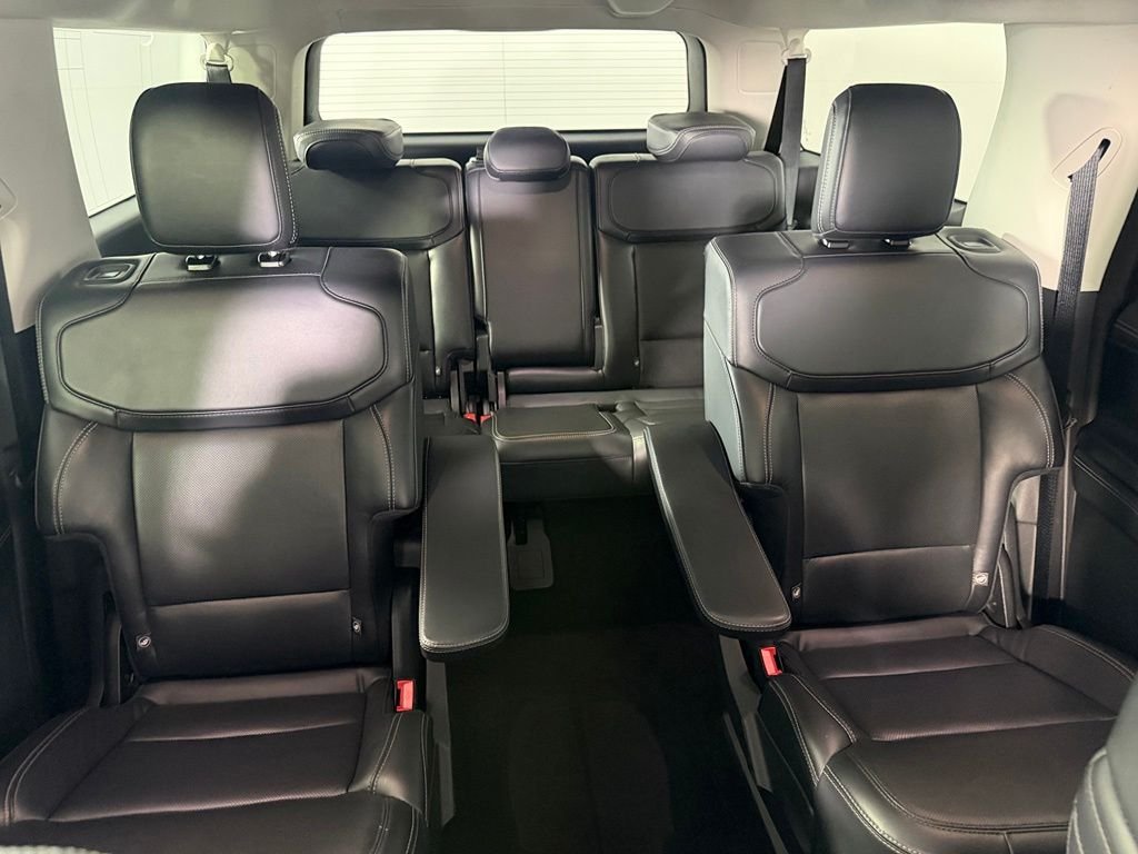 Used 2025 Black Ford Platinum image 20