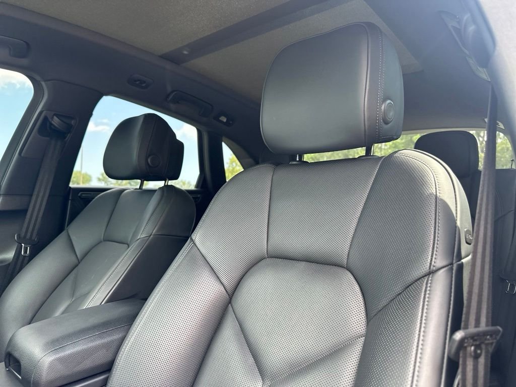 Used 2023 Grey Porsche Base image 14