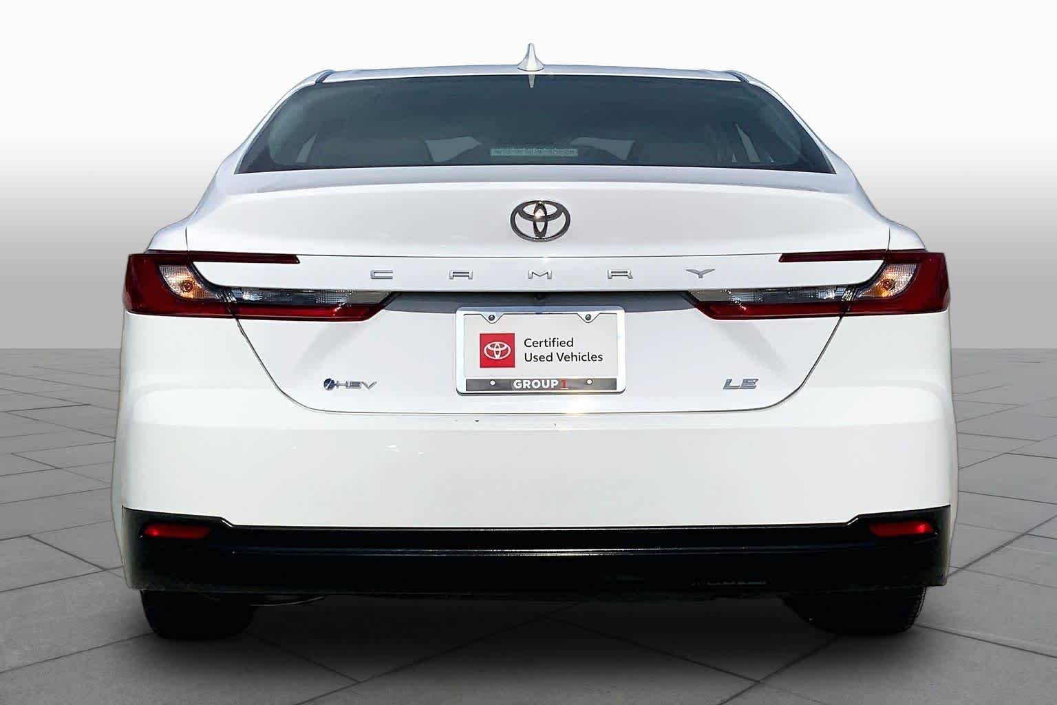 Used 2025 Ice Cap Toyota LE image 5