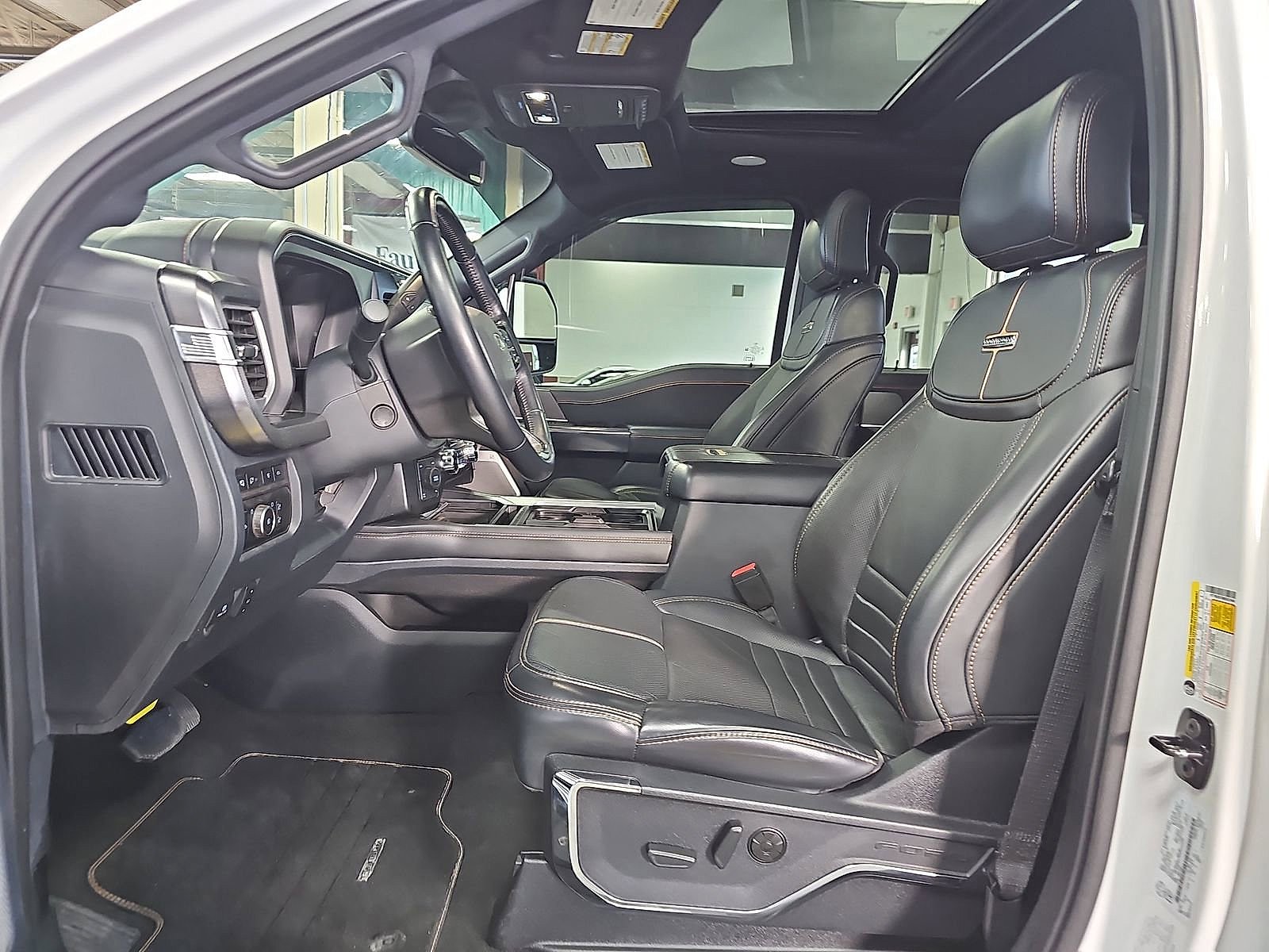 2024 Ford F-250 Platinum photo 2