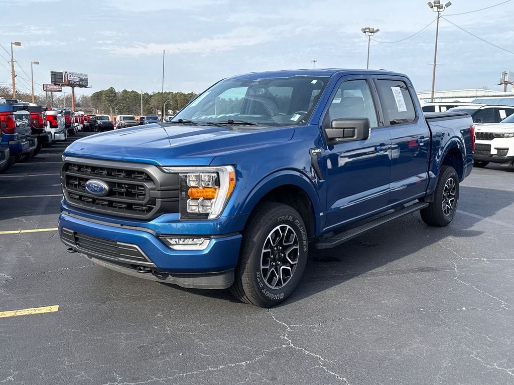Used 2023 Blue Ford XLT image 3