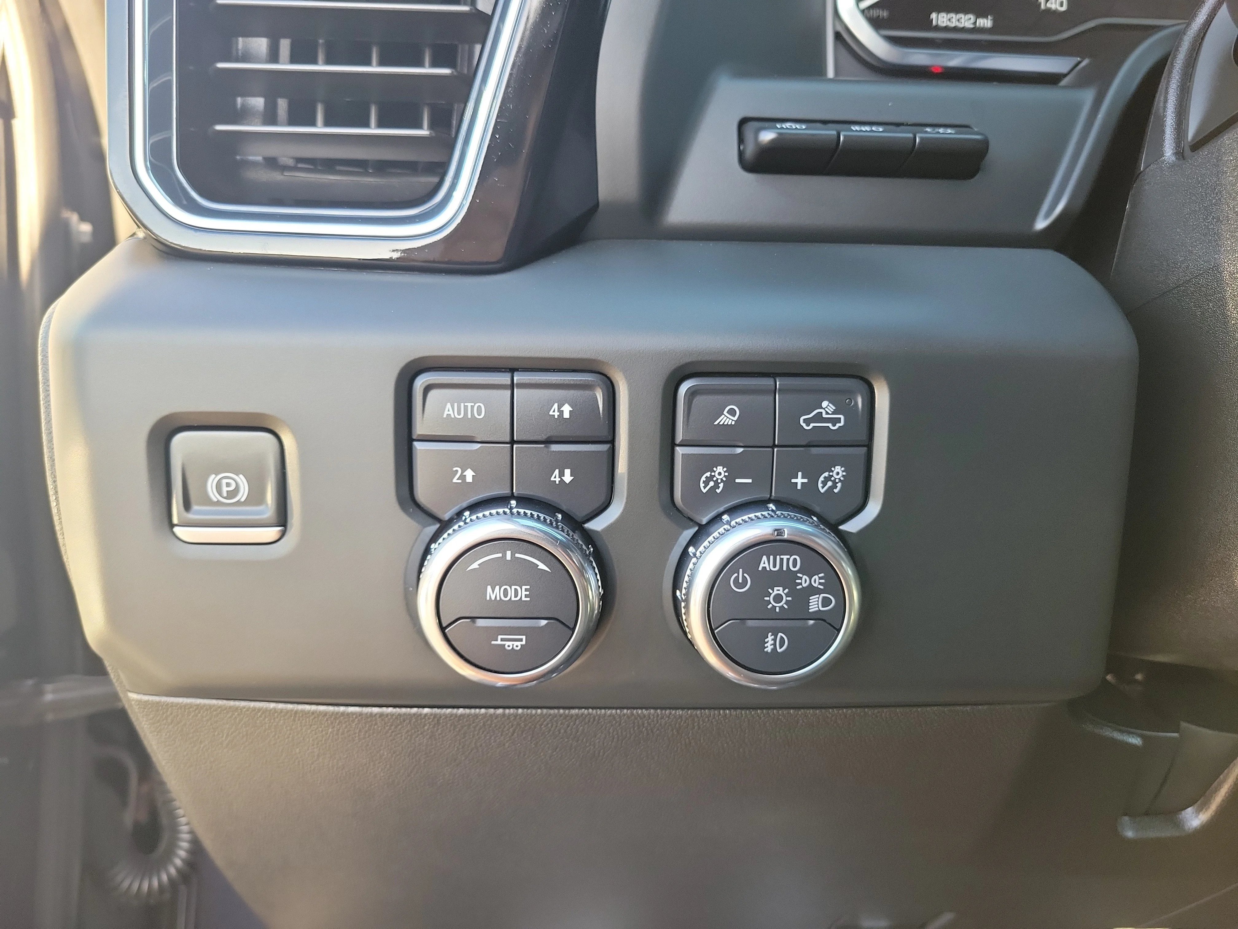 Certified Used 2025 Silver GMC Denali image 28